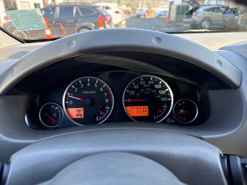 Used 2014 Nissan Frontier SL w/ SL Moonroof Package image 7