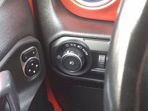 Used 2021 Jeep Wrangler Unlimited Rubicon image 18