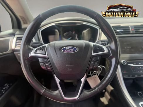 Used 2013 Ford Fusion SE FWD image 25