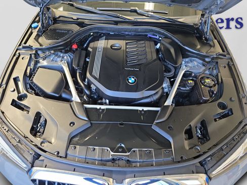 Used 2022 BMW 540i xDrive w/ Premium Package image 7