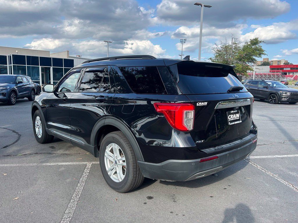 Used 2021 Ford Explorer XLT w/ Equipment Group 202A AWD/4WD image 5