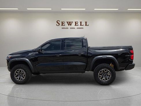 Used 2024 Chevrolet Colorado ZR2 w/ Technology Package AWD/4WD image 2