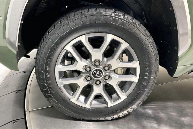 Used 2022 Toyota Tundra 1794 Edition w/ Advanced Package AWD/4WD image 9