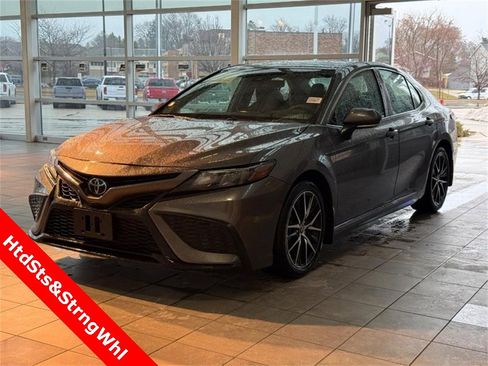 Used 2024 Toyota Camry SE image 6