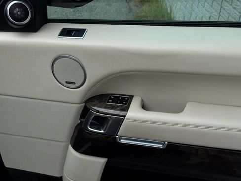 Used 2014 Land Rover Range Rover HSE AWD/4WD image 24