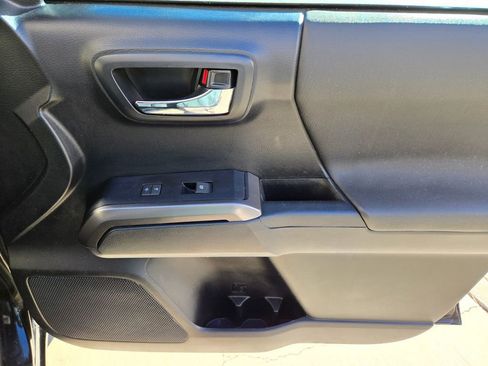 Used 2019 Toyota Tacoma TRD Sport image 20