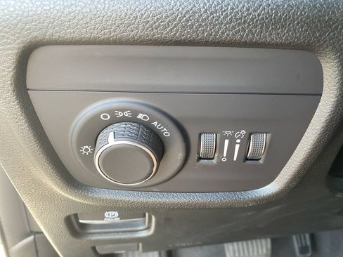 Used 2021 Jeep Grand Cherokee L Laredo RWD image 22