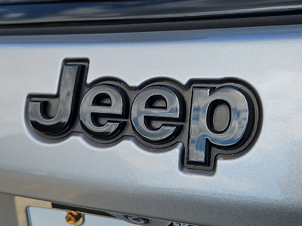 Used 2023 Jeep Compass Latitude w/ Convenience Group AWD/4WD image 30
