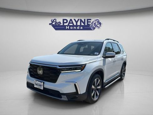 Certified 2023 Honda Pilot Elite image 3