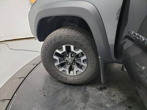 Used 2023 Toyota Tacoma TRD Off-Road image 29