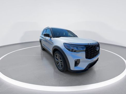 New 2026 Ford Explorer ST-Line w/ ST-Line Street Pack RWD image 2