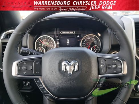 New 2026 RAM 1500 4x4 Crew Cab image 19