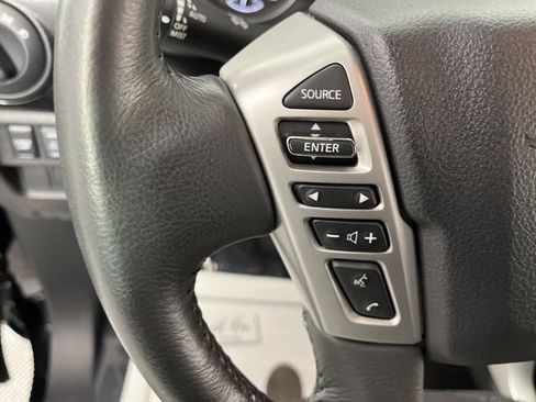Used 2024 Nissan Titan SV w/ SV Convenience Package image 22