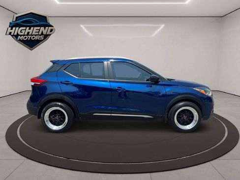 Used 2019 Nissan Kicks SR FWD image 7