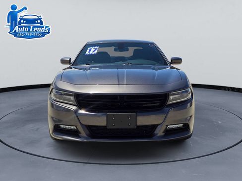 Used 2017 Dodge Charger SXT RWD image 4