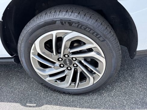 Used 2025 Lincoln Navigator L Reserve AWD/4WD image 19