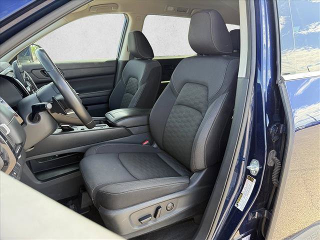 Used 2024 Nissan Pathfinder SV FWD image 11