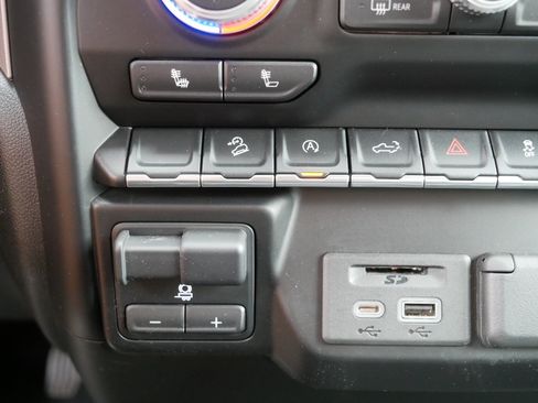 Used 2021 GMC Sierra 1500 SLT AWD/4WD image 31