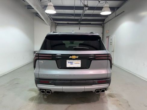 Certified 2025 Chevrolet Traverse LT image 6