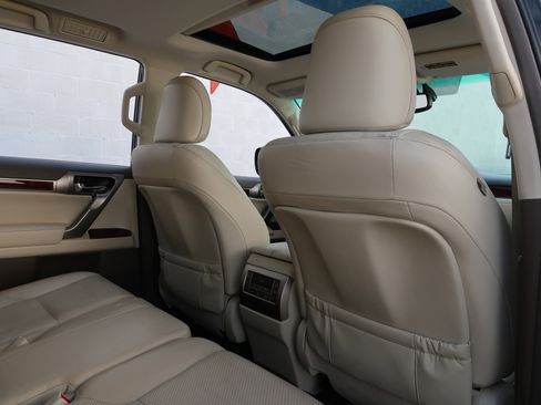 Used 2013 Lexus GX 460 image 35