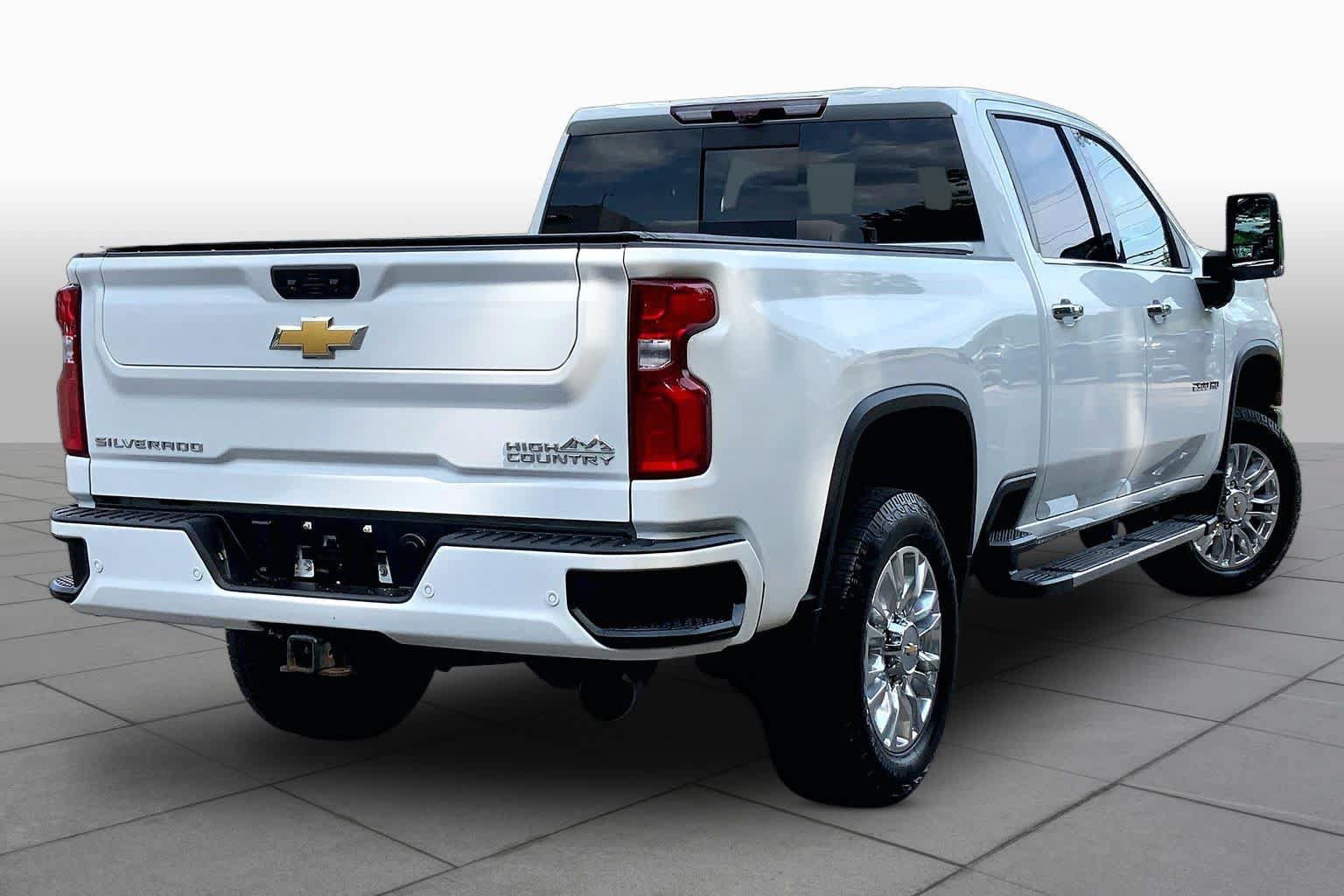Used 2022 Chevrolet Silverado 2500 High Country w/ Z71 Off-Road Package AWD/4WD image 12