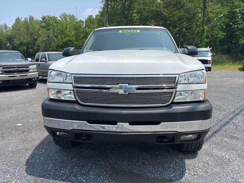 Used 2005 Chevrolet Silverado 2500 LT w/ Heavy-Duty Power Package image 6