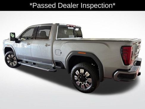 Used 2025 GMC Sierra 3500 Denali w/ Denali Reserve Package AWD/4WD image 2