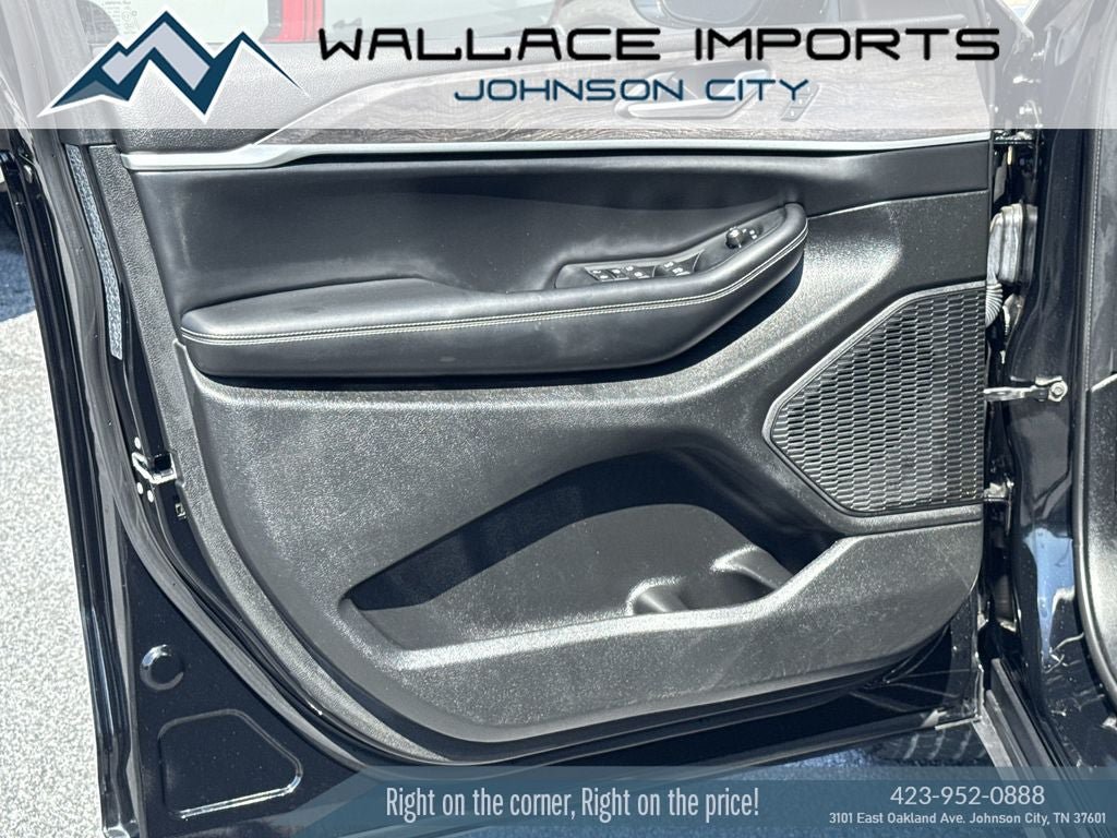 Used 2023 Jeep Grand Cherokee Limited AWD/4WD image 13