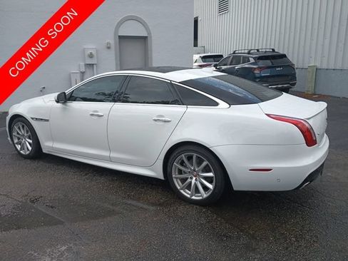 Used 2016 Jaguar XJ R-Sport RWD image 19