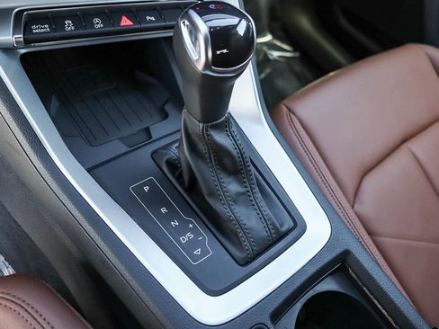 Used 2025 Audi Q3 2.0T Premium w/ Convenience Package image 26