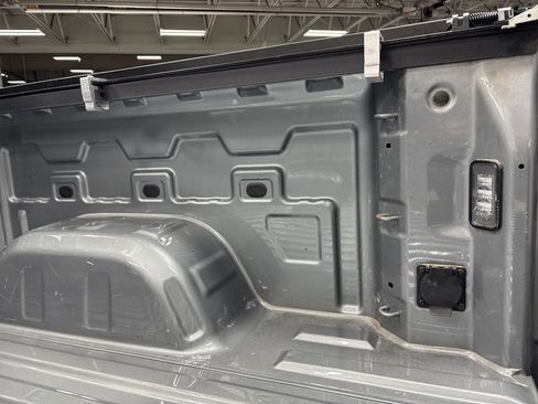 Used 2023 Chevrolet Silverado 1500 LT image 34