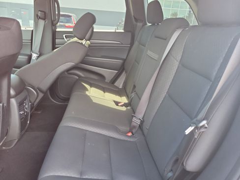 Used 2021 Jeep Grand Cherokee Laredo AWD/4WD image 12