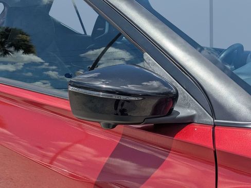 Used 2020 Nissan Kicks SR w/ SR Premium Package FWD image 10