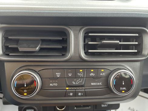 Used 2022 Ford Maverick Lariat image 36