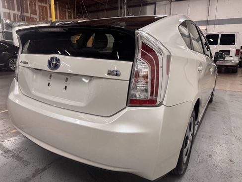 Used 2015 Toyota Prius Four image 6