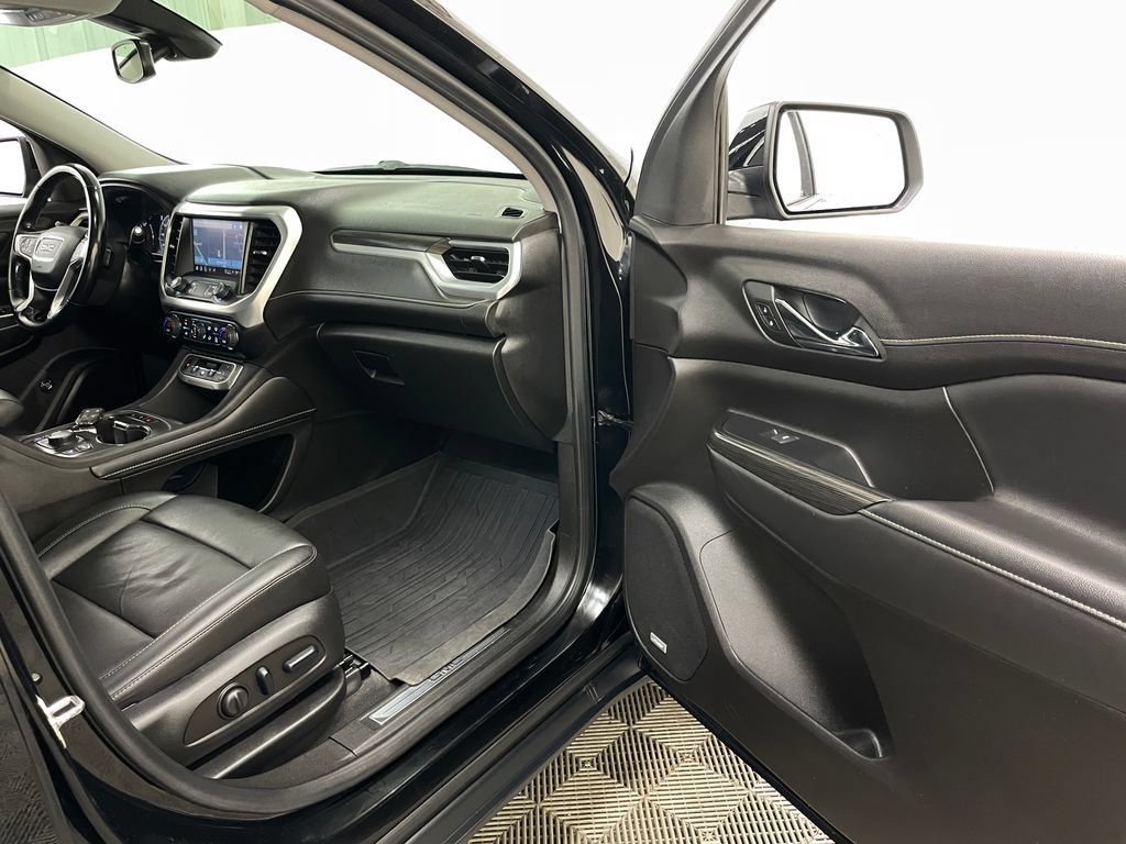 Used 2023 GMC Acadia SLT w/ Technology Package AWD/4WD image 36