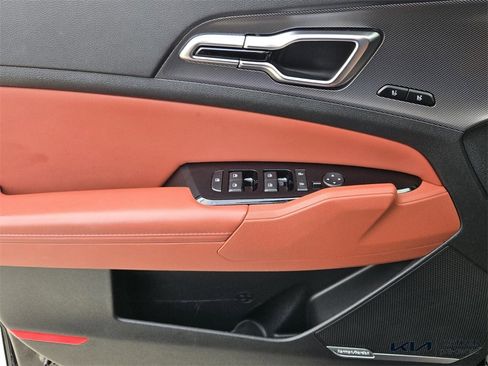 Certified 2024 Kia Sportage SX image 35