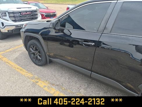 Used 2023 Toyota RAV4 LE AWD/4WD image 8