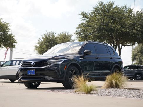 Certified 2023 Volkswagen Tiguan SE R-Line FWD image 7