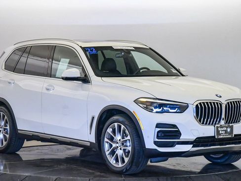 Certified 2022 BMW X5 xDrive40i w/ Parking Assistance Package image 5
