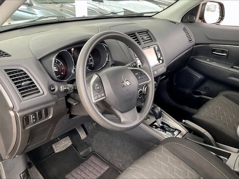 Used 2025 Mitsubishi Outlander Sport ES image 17