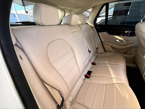 Used 2019 Mercedes-Benz GLC 300 image 19