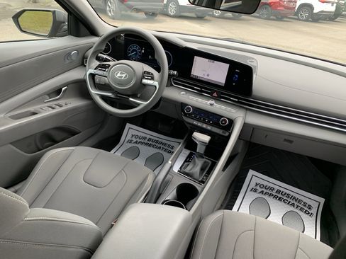 Used 2024 Hyundai Elantra SEL FWD image 30