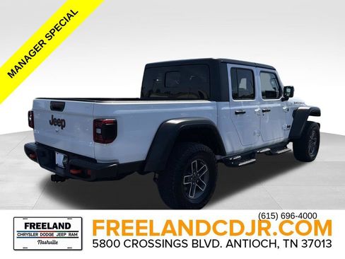 Used 2024 Jeep Gladiator Mojave w/ Technology Group AWD/4WD image 3