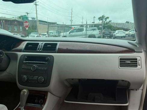 Used 2011 Buick Lucerne CX FWD image 22