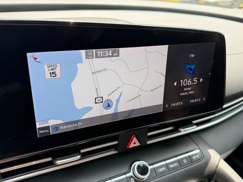 Used 2022 Hyundai Elantra Limited FWD image 20