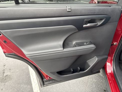 New 2026 Toyota Highlander XLE image 27