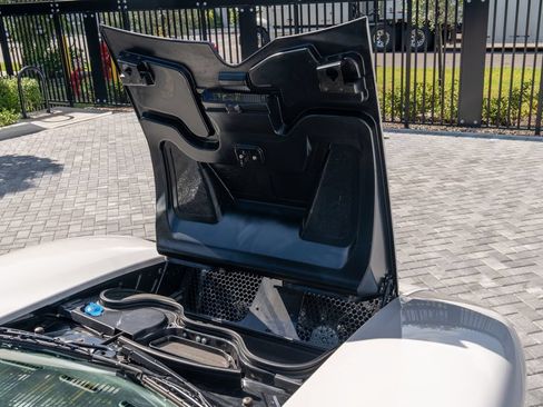 Used 2005 Ford GT RWD image 51