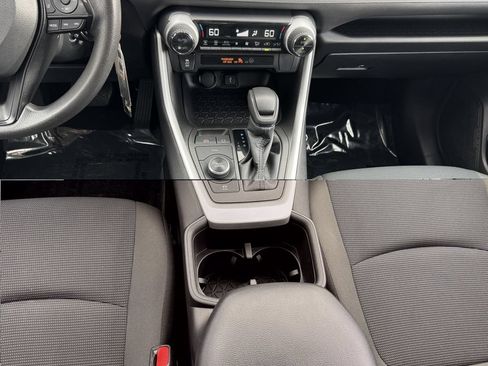 Used 2022 Toyota RAV4 LE AWD/4WD image 28