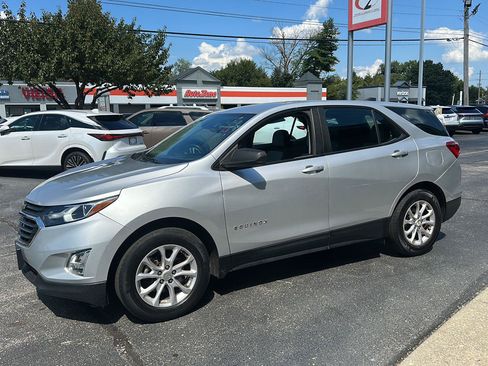 Used 2021 Chevrolet Equinox LS FWD image 5